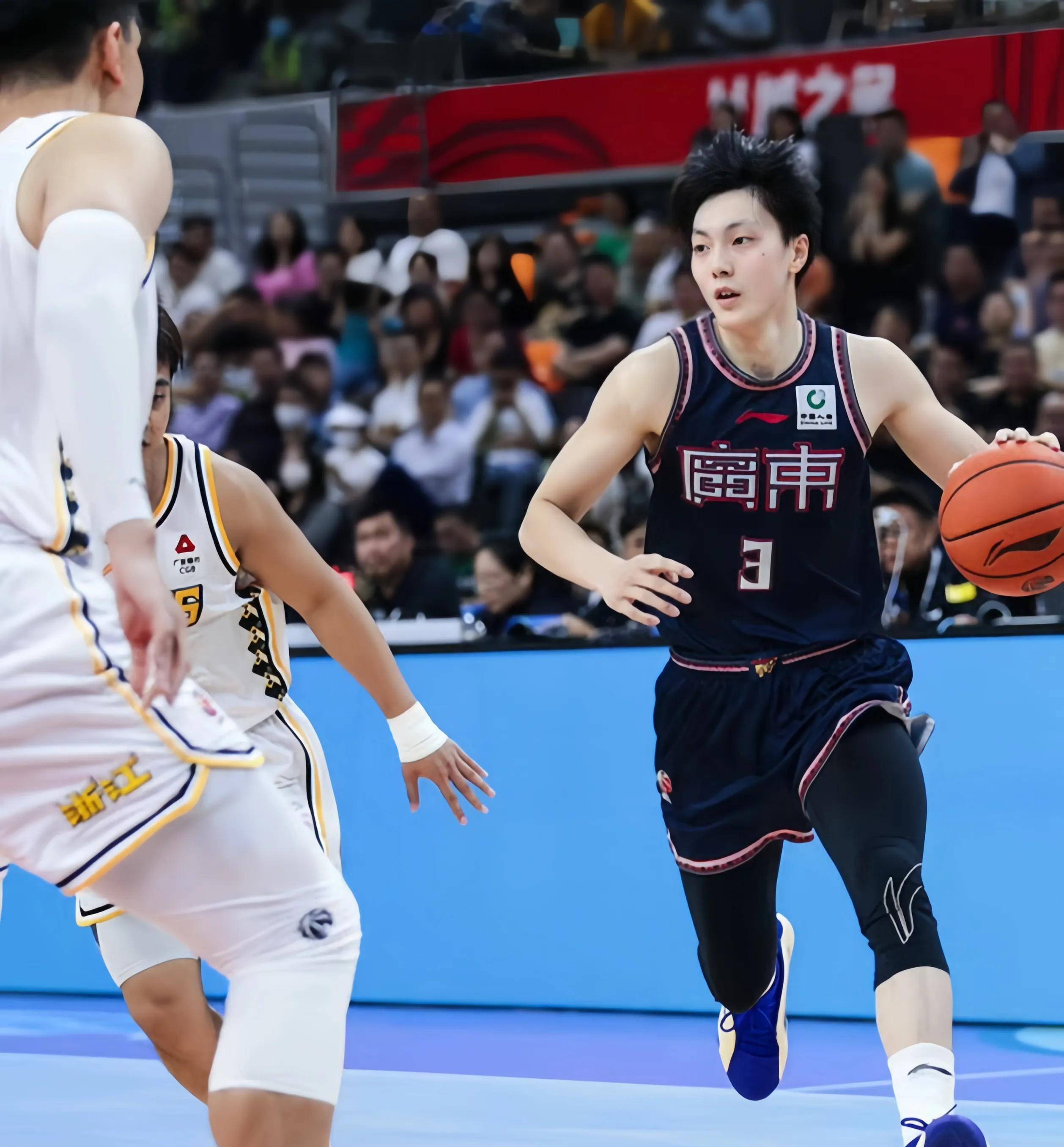 同时广厦核心主力孙铭徽也在社媒正式表态