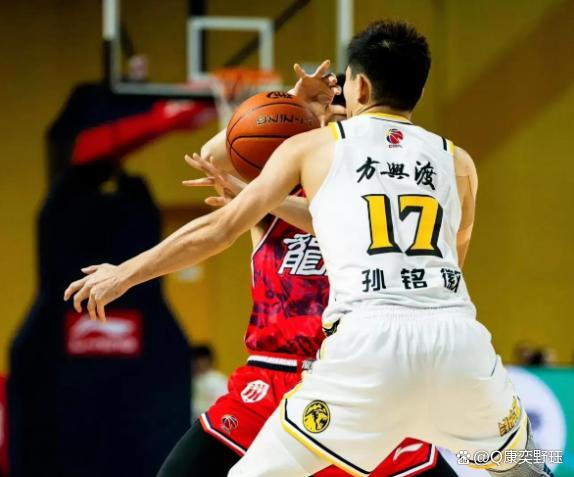 同时广厦核心主力孙铭徽也在社媒正式表态