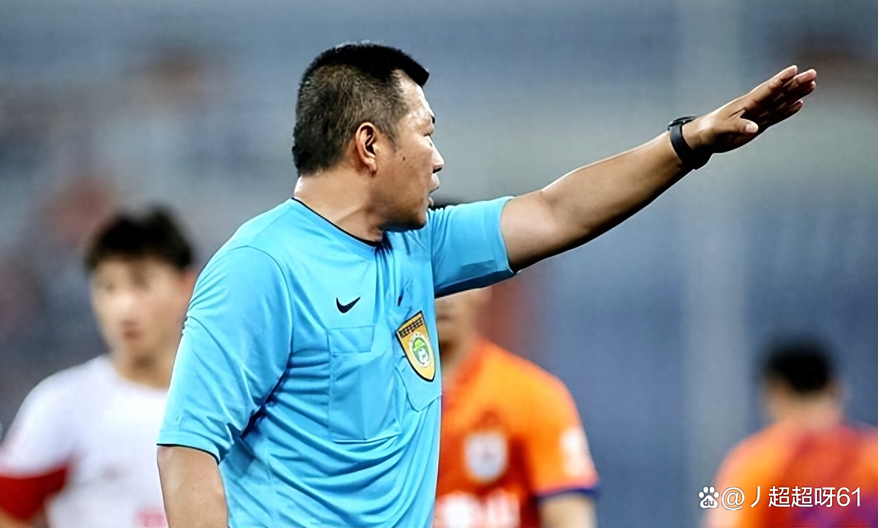 转折点里昂战术微调，荷甲今晨攻防权衡，球迷炸锅，医务组通报恢复(只要物体发生形变就一定有弹力)