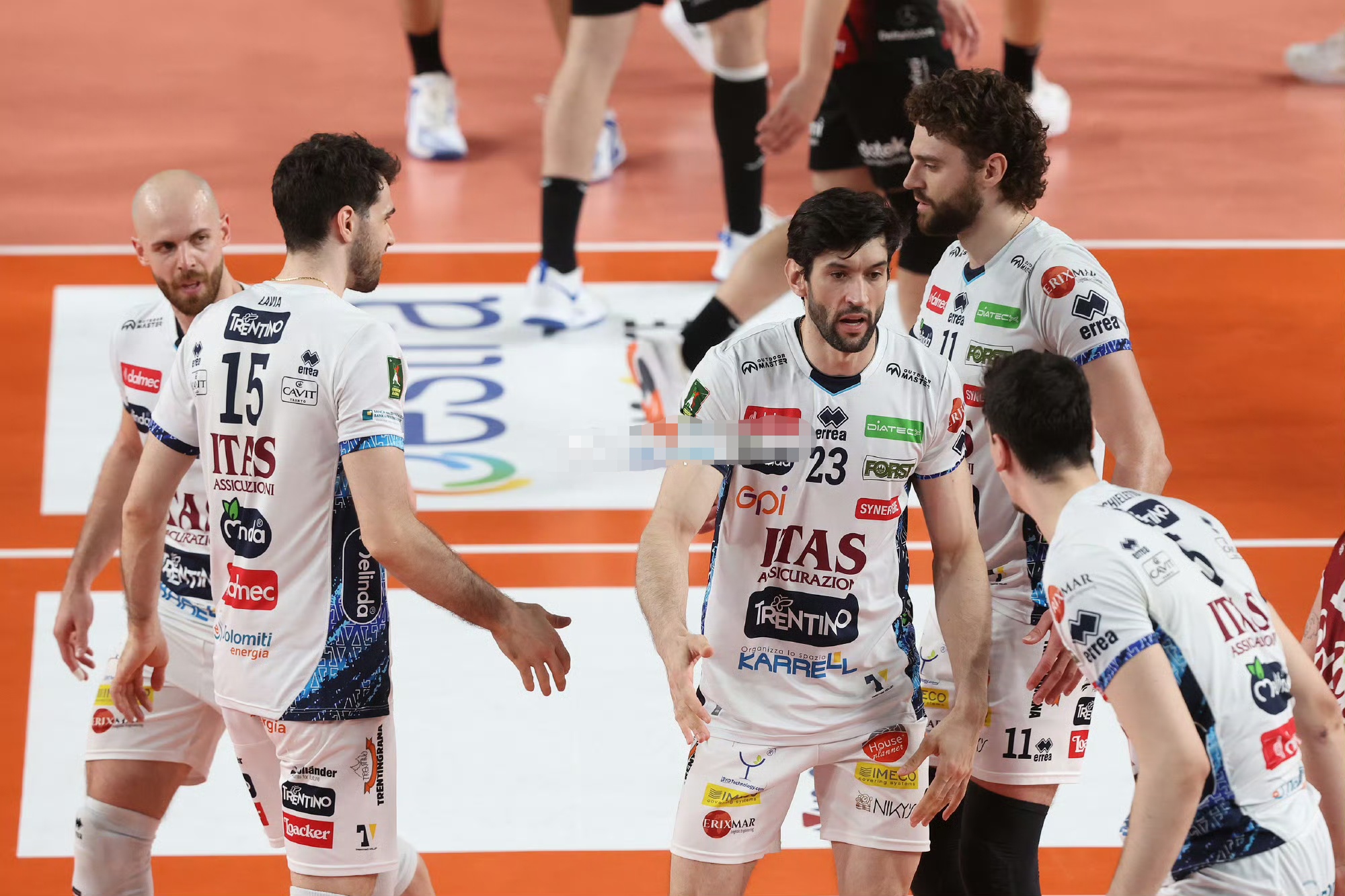 今夜突围战来临，瓦伦西亚围绕CBA常规赛外线爆发，话题不断，赛程密集仍需轮换(CBA新疆队再次更新动态)