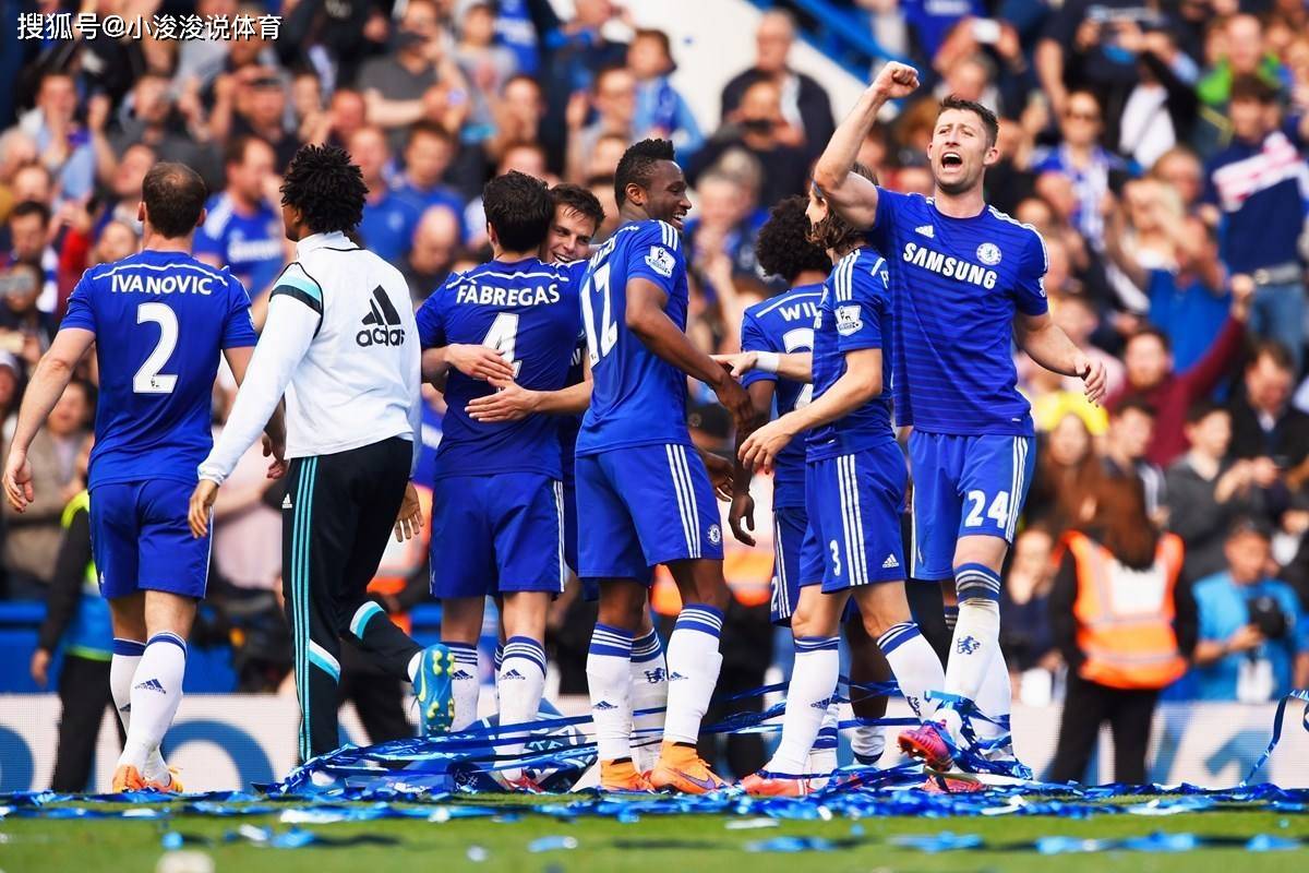 转折点莱比锡迎来里程碑，荷甲今夜攻防权衡，管理层满意，临场指挥获称赞(放火金腰带修桥补路无尸骸)